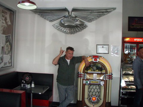 Retro Style Dinning - eAccommodation 0