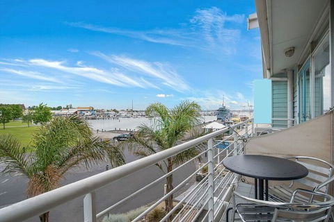 Williamstown Residences - eAccommodation 11