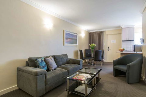 The Peninsula Riverside Apartments - eAccommodation 7
