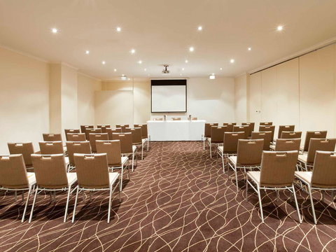 Mercure Canberra Hotel - eAccommodation 9