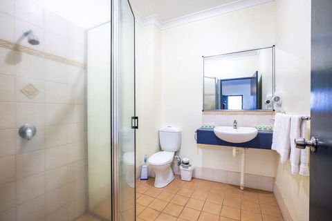 Atherton Hotel - eAccommodation 3