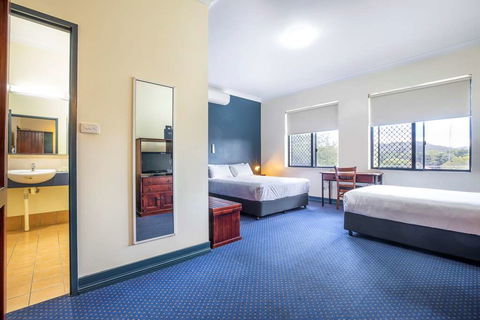 Atherton Hotel - eAccommodation 4