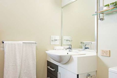 Mantra One Sandy Bay Road - eAccommodation 1