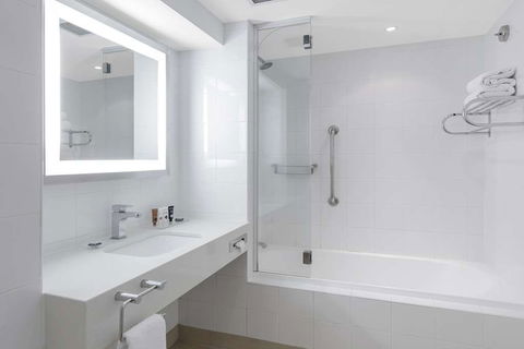 Amora Hotel Brisbane - eAccommodation 2