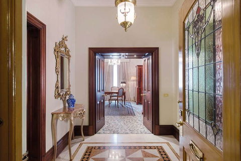 The Hotel Windsor - eAccommodation 1