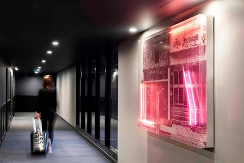 Midnight Hotel, Autograph Collection - eAccommodation 3