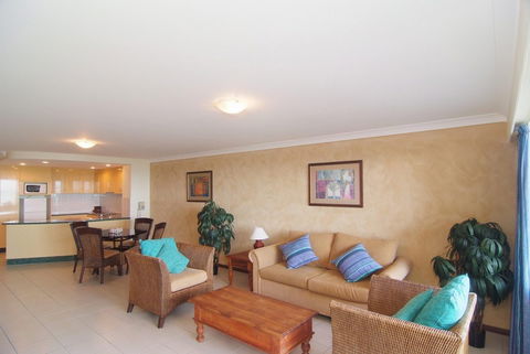 at Waters Edge Resort - eAccommodation 5