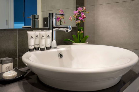 Crest on Park - eAccommodation 1