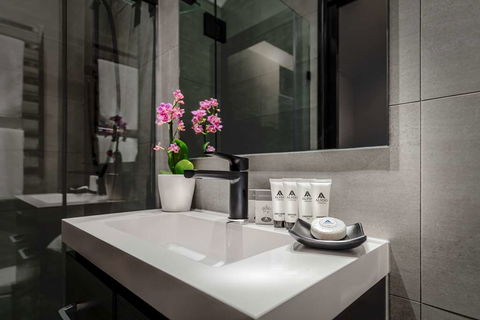 Crest on Park - eAccommodation 2