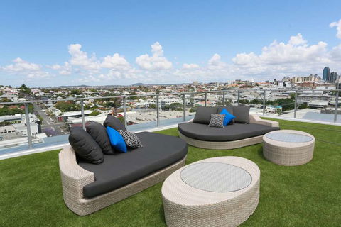 Alex Perry Hotel and Apartments - eAccommodation 16