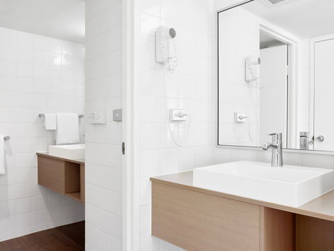 Ibis Hotel - eAccommodation 7