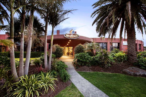 Nightcap at Seaford Hotel - eAccommodation 0