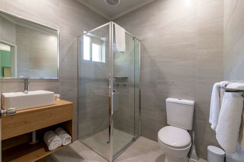 Nightcap At Waterfront Hotel - eAccommodation 1