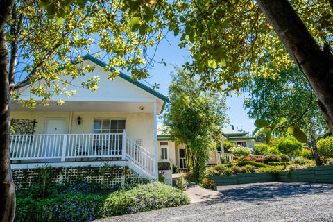 Yarra Gables Motel - eAccommodation 1