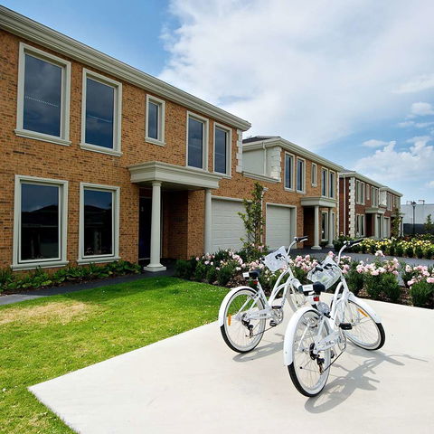 Mansi on Raymond - eAccommodation 0