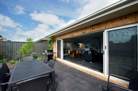 Mansi on Raymond - eAccommodation 2