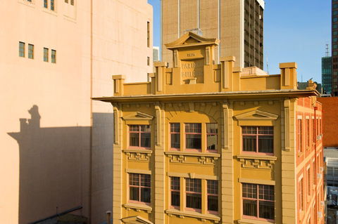 Adelaide Paringa Motel - eAccommodation 0