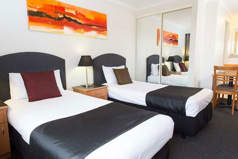 Alpha Hotel Canberra - eAccommodation 1