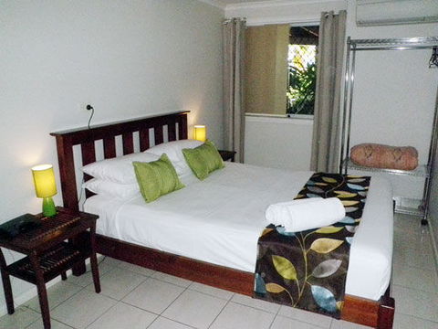 Airlie Apartments - eAccommodation 0