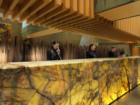 Meriton Suites World Tower - eAccommodation 1