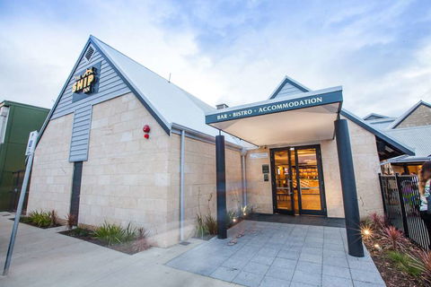 Royal Palms Resort by Nightcap - eAccommodation 12