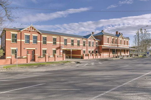 Lake Inn Ballarat - eAccommodation 0