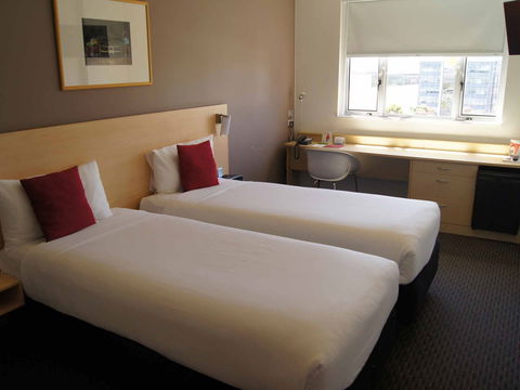 Hotel Ibis Sydney Olympic Park - eAccommodation 5