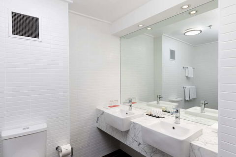 Rydges Capital Hill - eAccommodation 7