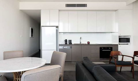 Knightsbridge Canberra - eAccommodation 8