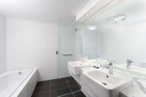 Rydges Capital Hill - eAccommodation 8