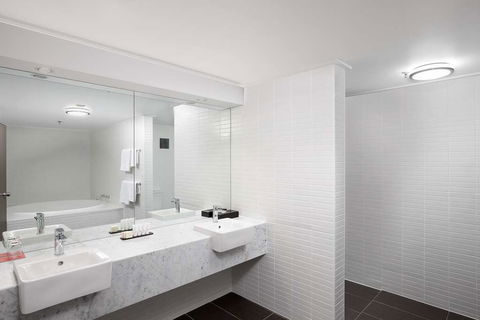 Rydges Capital Hill - eAccommodation 15
