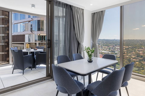 Meriton Suites George St - eAccommodation 2