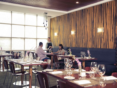 Mercure Hotel Parramatta - eAccommodation 12