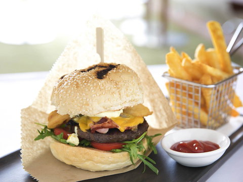 Mercure Hotel Parramatta - eAccommodation 14