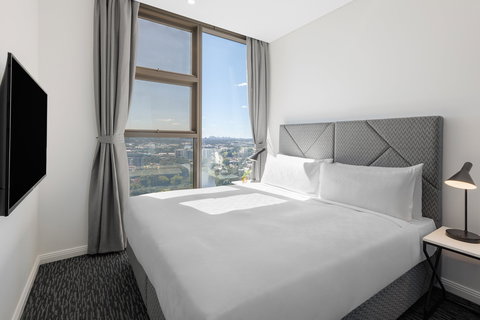 Meriton Suites George St - eAccommodation 1