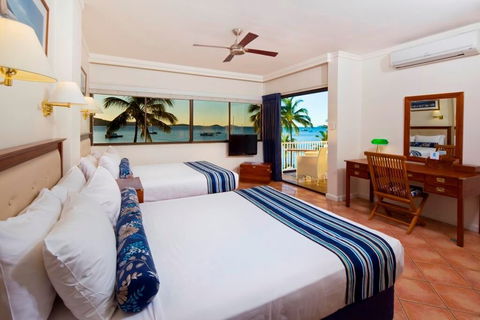 Coral Sea Resort - eAccommodation 1