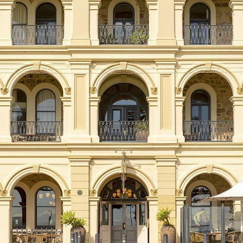 Largs Pier Hotel - eAccommodation 1