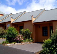 Meredith House and Mews - eAccommodation