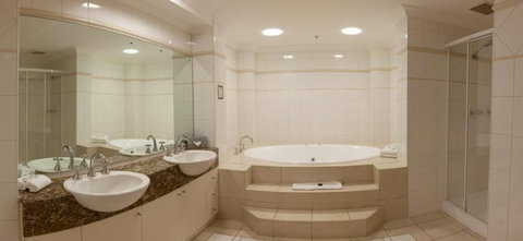 Quality Apartments Adelaide Central - eAccommodation 2