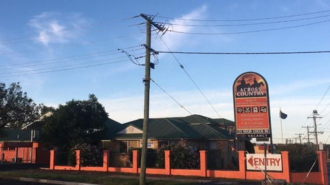 Across Country Motel & Svcd Apts - eAccommodation 0