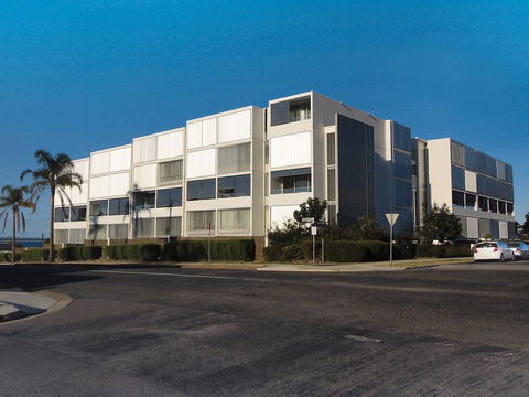 Oaks Lure - eAccommodation 0