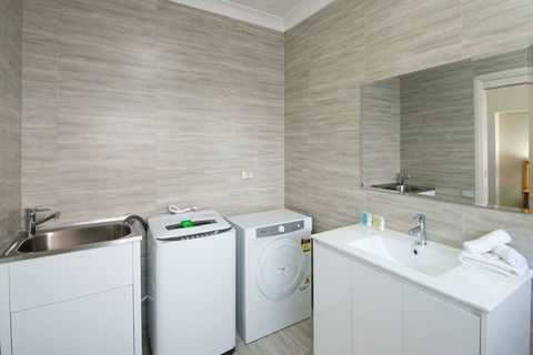 APX Apartments Parramatta - eAccommodation 14