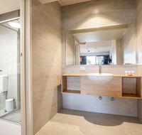 Nightcap at Manhattan Hotel - eAccommodation