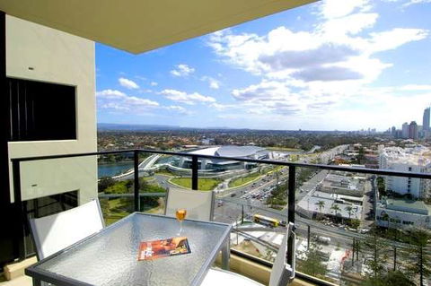 Mantra Broadbeach on the Park - eAccommodation 1