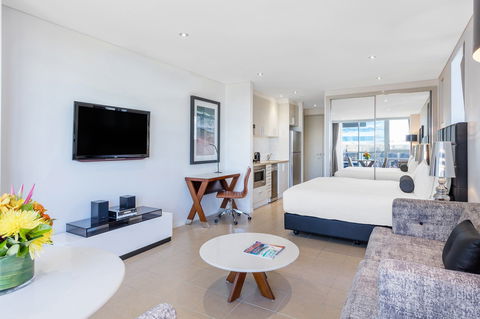 Meriton Suites Broadbeach - eAccommodation 0