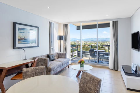 Meriton Suites Broadbeach - eAccommodation 2