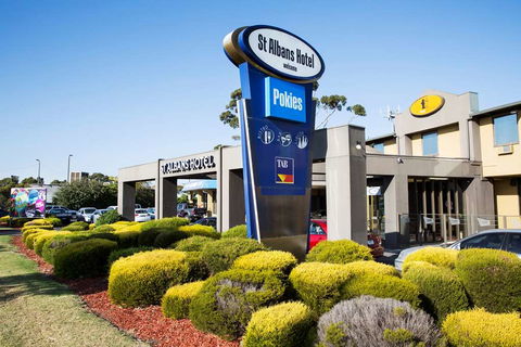 Nightcap at St Albans Hotel - eAccommodation 0