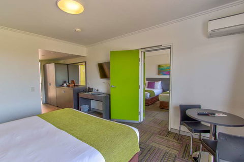 Mackay Oceanside Central Hotel - eAccommodation 5