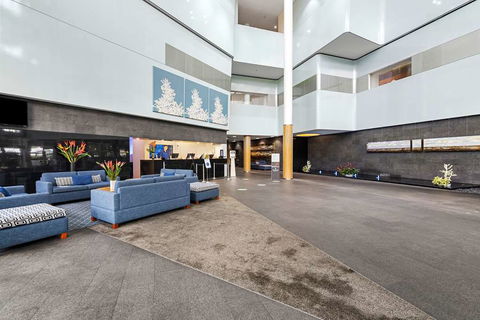 Shangri-La Hotel, The Marina - eAccommodation 2