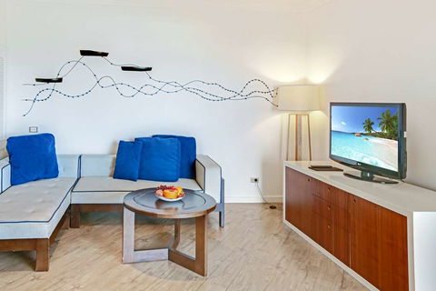 Shangri-La Hotel, The Marina - eAccommodation 4